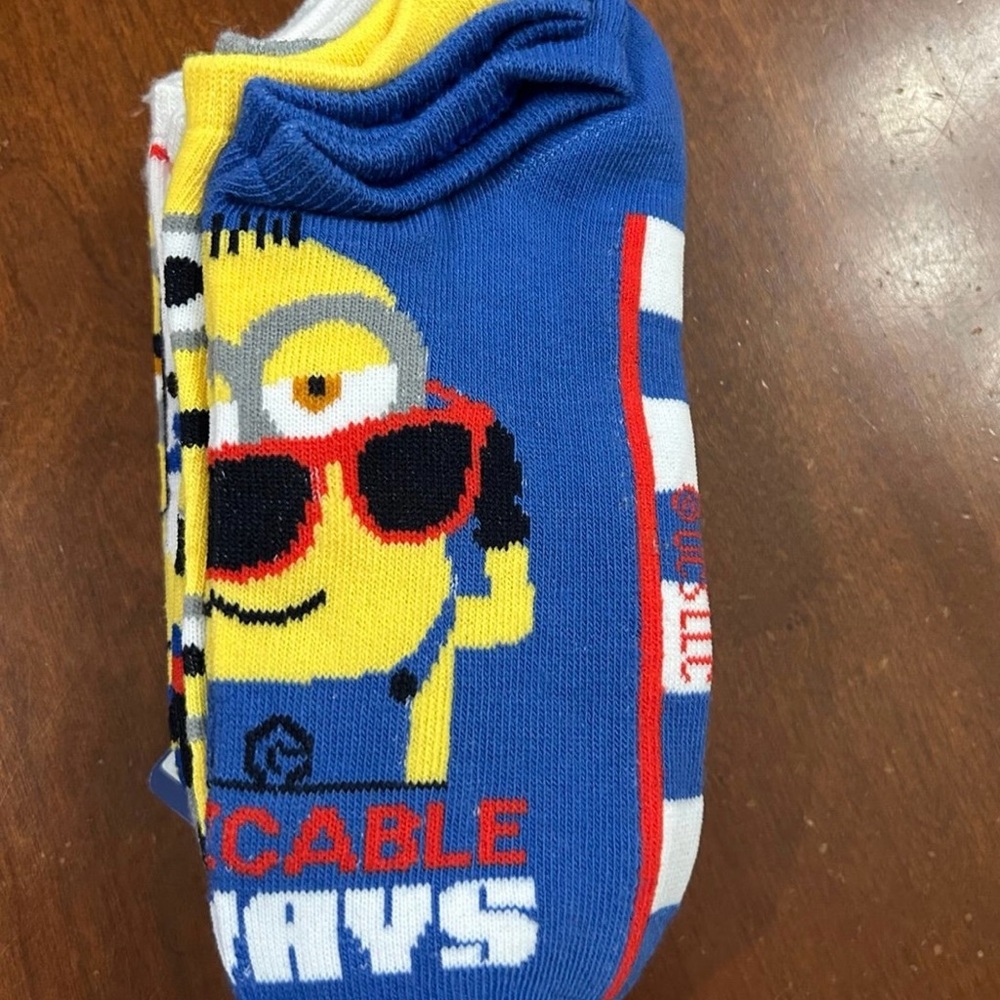 NEW NO SHOW SOCKS (DESPICABLE ME-4) lot of 6 pairs size 4-10 - Picture 4 of 9